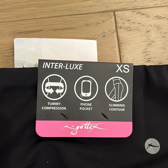 BNWT Gottex Capri Length Leggings XS - Picture 5 of 10